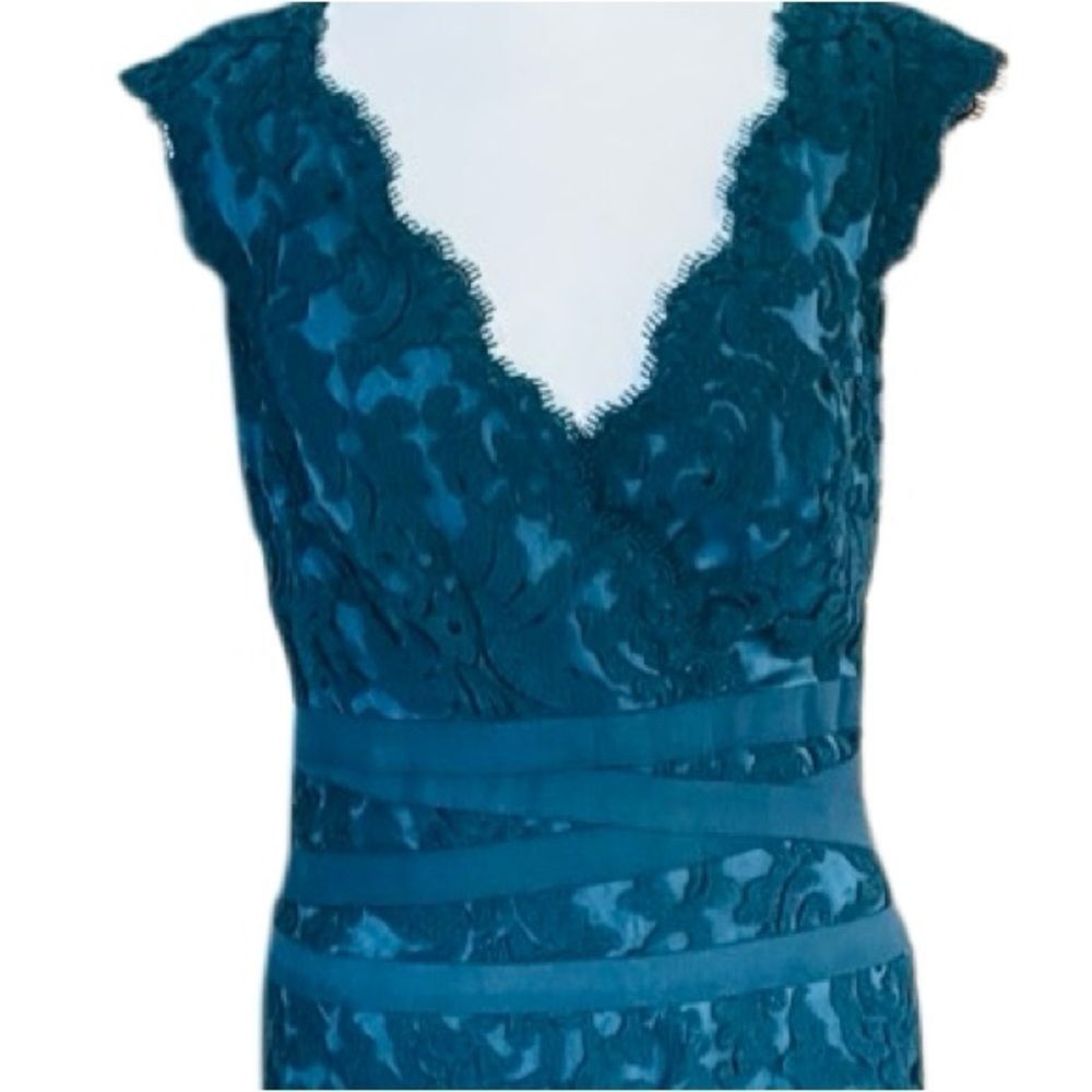 Tadashi Shoji Deep Teal lace v neck sheath Dress size 6. - Picture 3 of 8